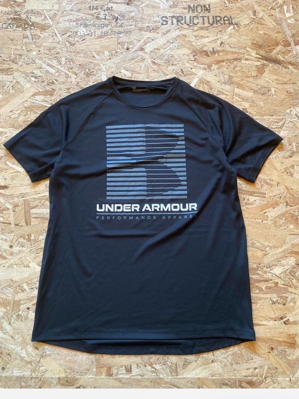Under Armour Black Short-Sleeve Performance Graphic Tee